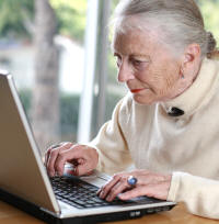 Computer-older-woman